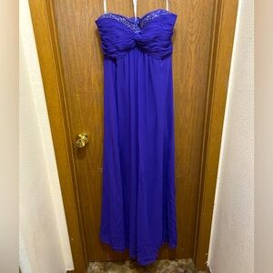 DAVID'S BRIDAL sheer long chiffon dress with sweetheart neckline Size 10